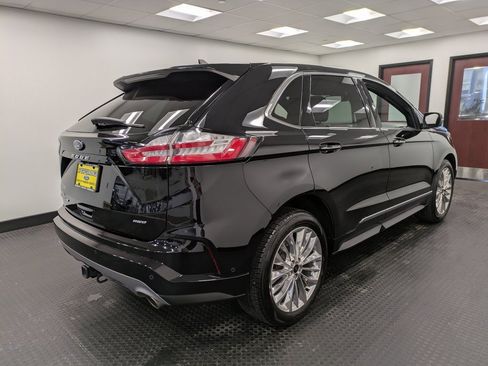 Used 2022 Ford Edge Titanium w/ Equipment Group 301A image 4