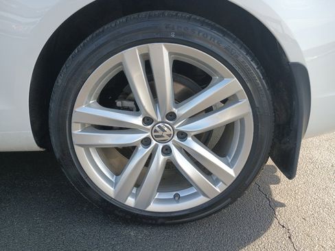 Used 2014 Volkswagen Eos Executive image 29