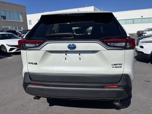 Used 2021 Toyota RAV4 Limited image 4