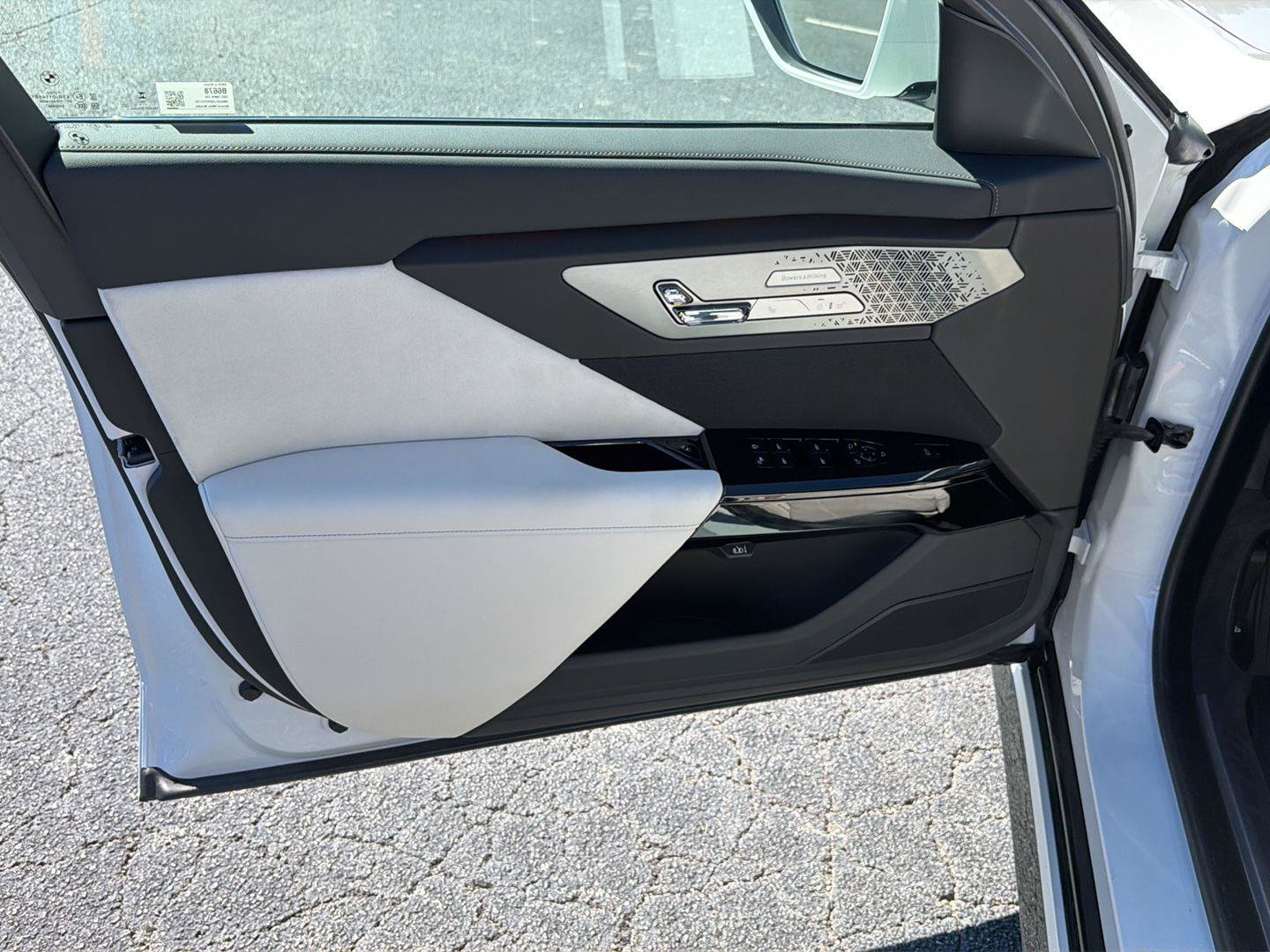 New 2027 BMW 740i RWD image 18