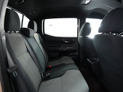 Used 2020 Toyota Tacoma TRD Off-Road image 39