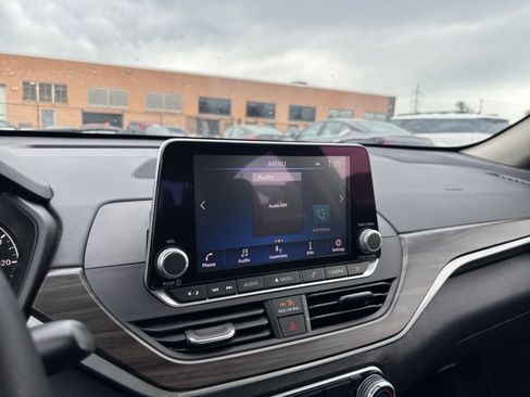 Used 2025 Nissan Altima 2.5 SV FWD image 20