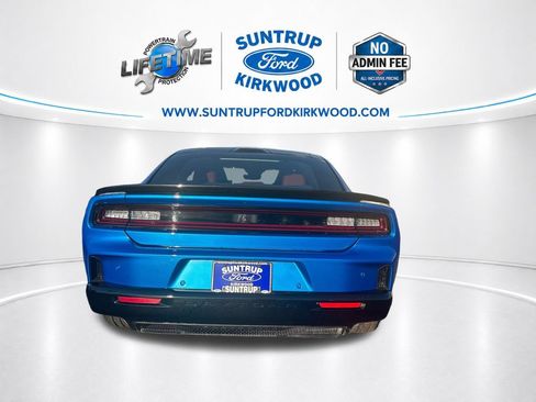 Used 2025 Dodge Charger Daytona Scat Pack w/ Track Pack AWD/4WD image 4