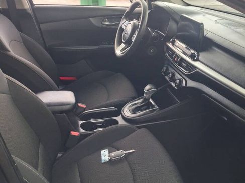 Used 2021 Kia Forte LXS FWD image 8