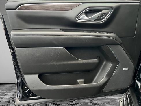 Used 2023 Chevrolet Suburban LT image 25