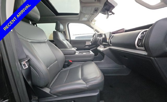 Used 2025 Ford Expedition Max Active AWD/4WD image 7