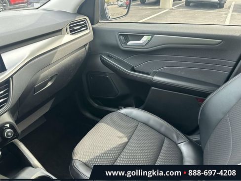 Used 2023 Ford Escape SE FWD image 30