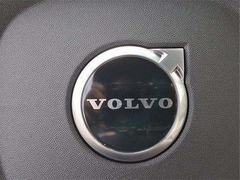 New 2026 Volvo XC90 B6 Plus w/ Protection Package Premier image 12