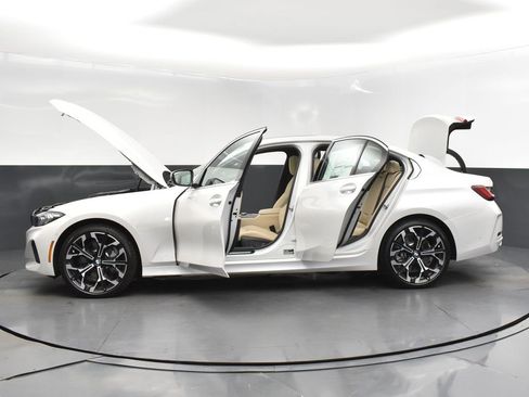 Certified 2025 BMW 330i Sedan w/ Premium Package image 46