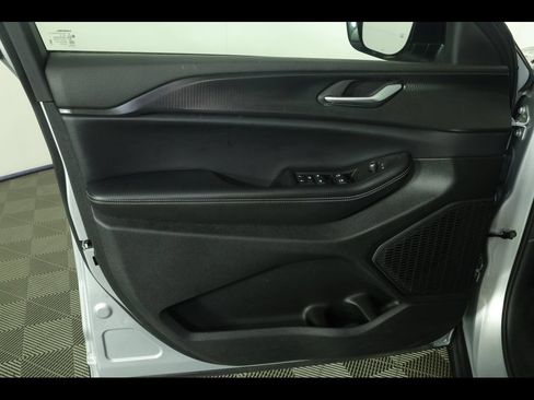 Certified 2023 Jeep Grand Cherokee L Laredo AWD/4WD image 24
