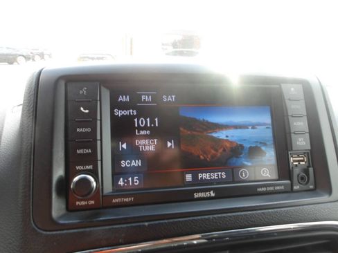 Used 2019 Dodge Grand Caravan SXT FWD image 15
