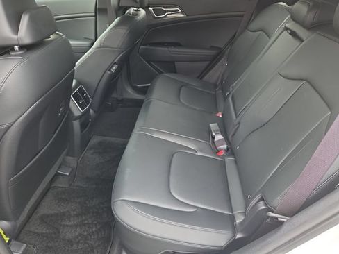 Used 2023 Kia Sportage EX AWD/4WD image 12