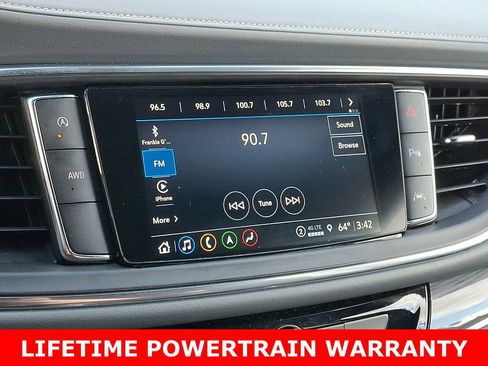 Used 2024 Buick Enclave Premium image 20