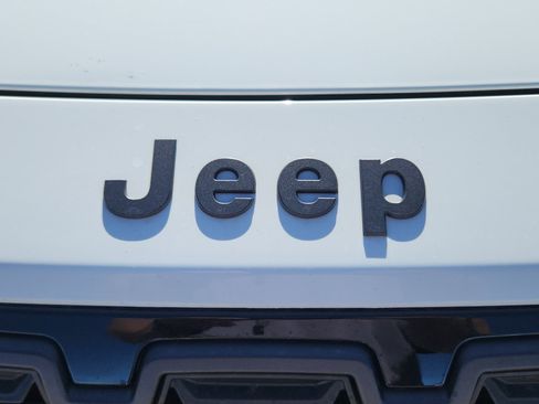 New 2026 Jeep Cherokee Laredo AWD/4WD image 12