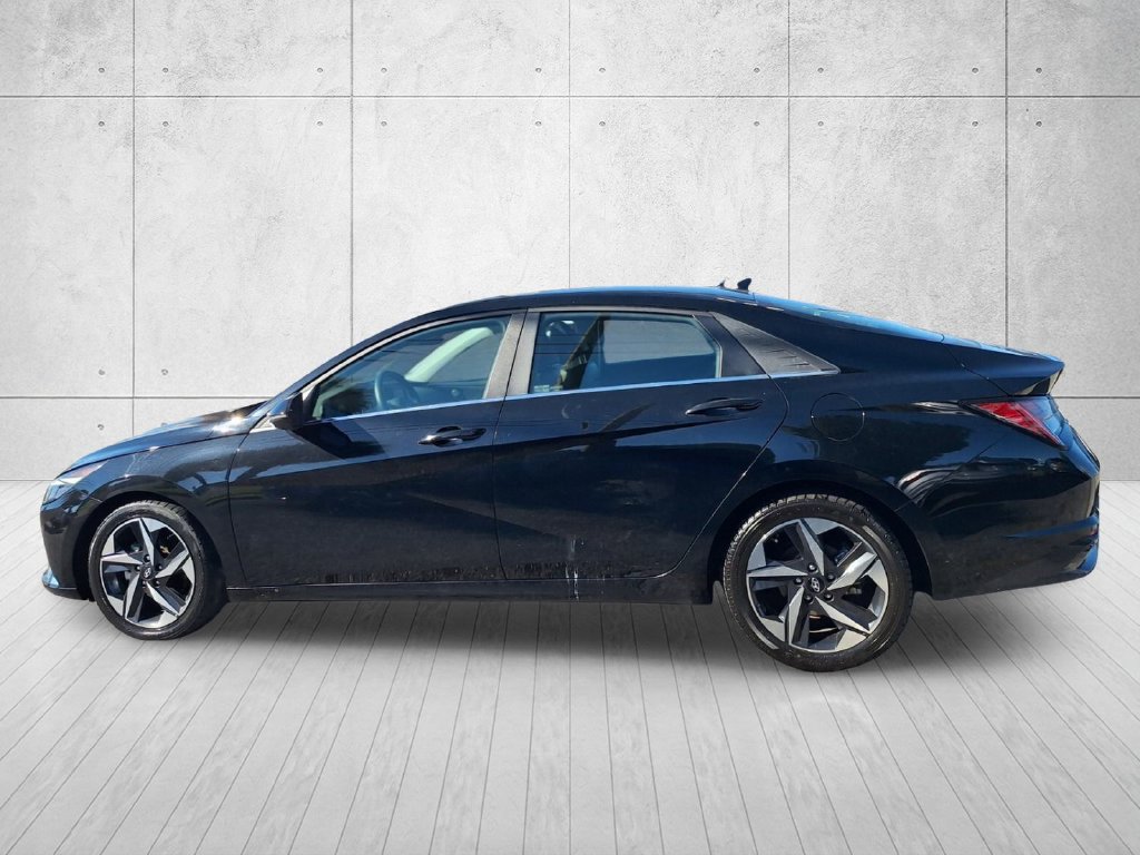 Used 2022 Hyundai Elantra Limited w/ Cargo Package FWD image 8