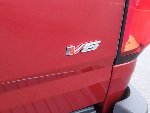 Used 2022 Chevrolet Colorado LT w/ Luxury Package image 33