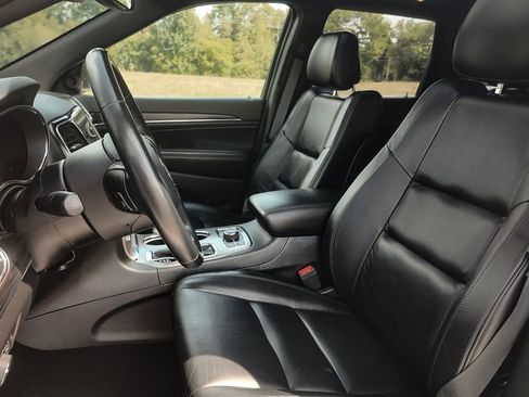Used 2019 Jeep Grand Cherokee Limited image 20