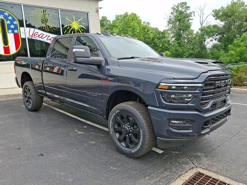 New 2026 RAM 2500 Laramie AWD/4WD image 2