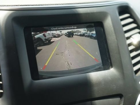 Used 2020 Jeep Cherokee Latitude Plus FWD image 28