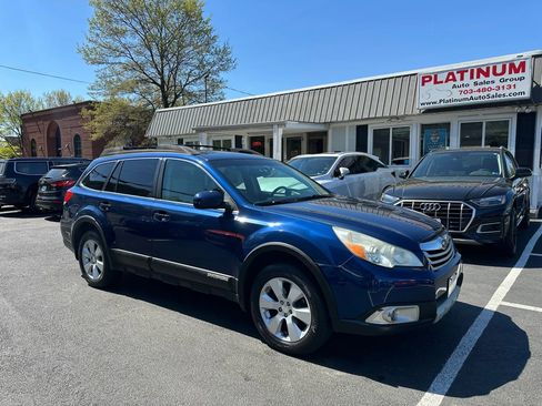 Used 2011 Subaru Outback 2.5i Limited image 1