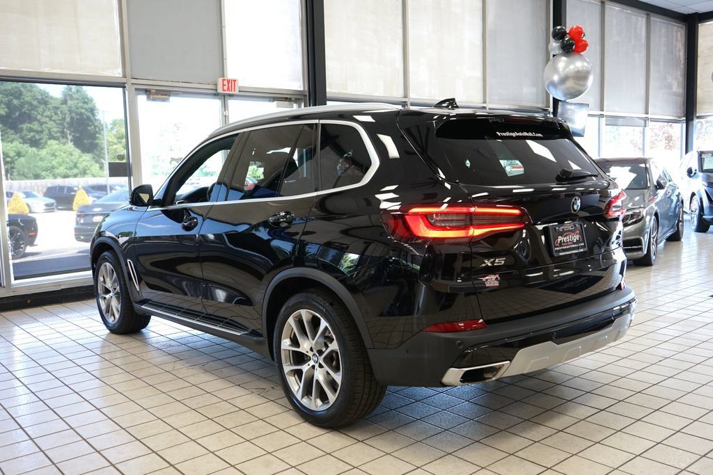 Used 2021 BMW X5 xDrive40i w/ Executive Package AWD/4WD image 4