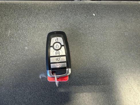 Used 2023 Ford Explorer XLT w/ Equipment Group 202A AWD/4WD image 22