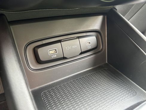 Used 2024 Hyundai Venue SEL FWD image 18