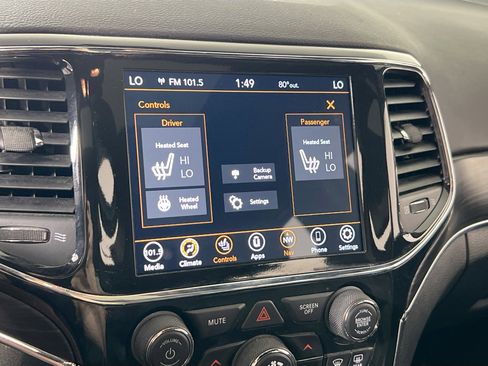 Used 2022 Jeep Grand Cherokee Limited image 20