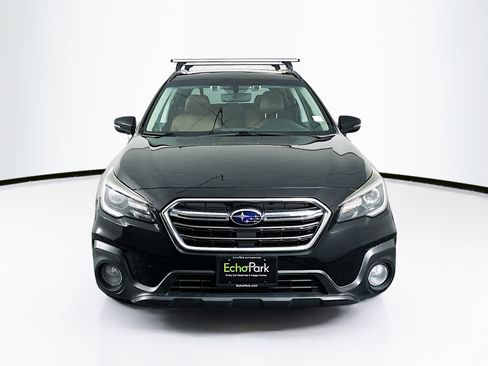 Used 2019 Subaru Outback 3.6R Touring AWD/4WD image 2