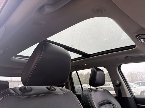 Used 2022 Jeep Grand Cherokee Limited image 15