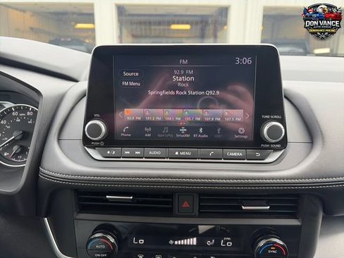 Used 2025 Nissan Rogue SV AWD/4WD image 18