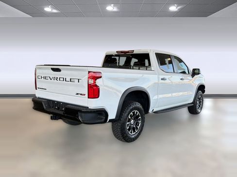 Used 2025 Chevrolet Silverado 1500 ZR2 w/ Technology Package AWD/4WD image 9