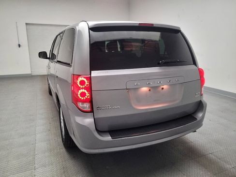 Used 2014 Dodge Grand Caravan SXT image 6