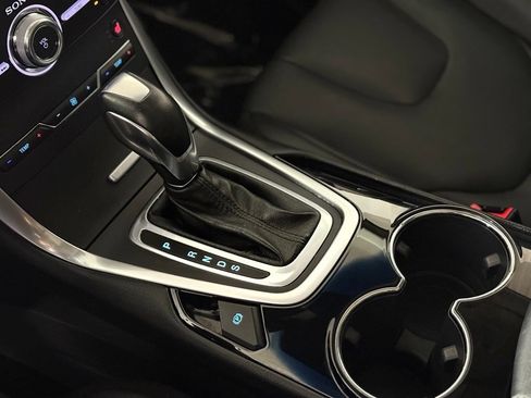Used 2018 Ford Edge Titanium w/ Cold Weather Package AWD/4WD image 16