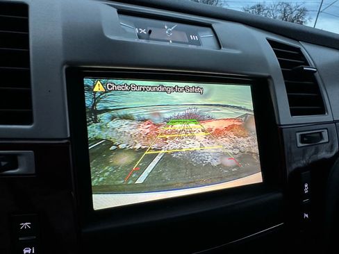 Used 2013 Cadillac Escalade Luxury image 22