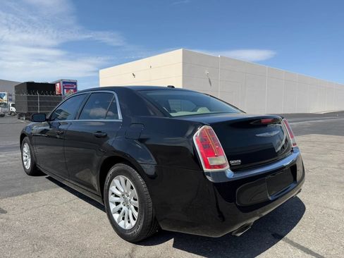 Used 2014 Chrysler 300 RWD image 7