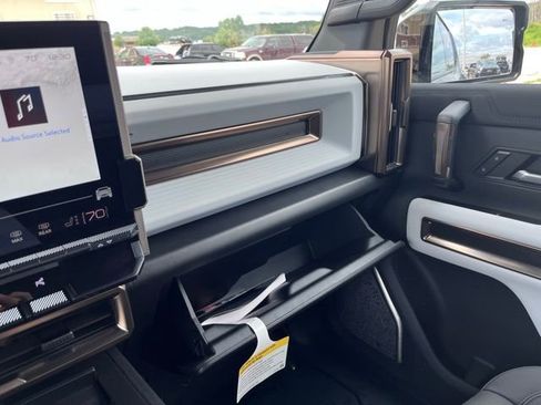 New 2025 GMC Hummer EV 3X image 41