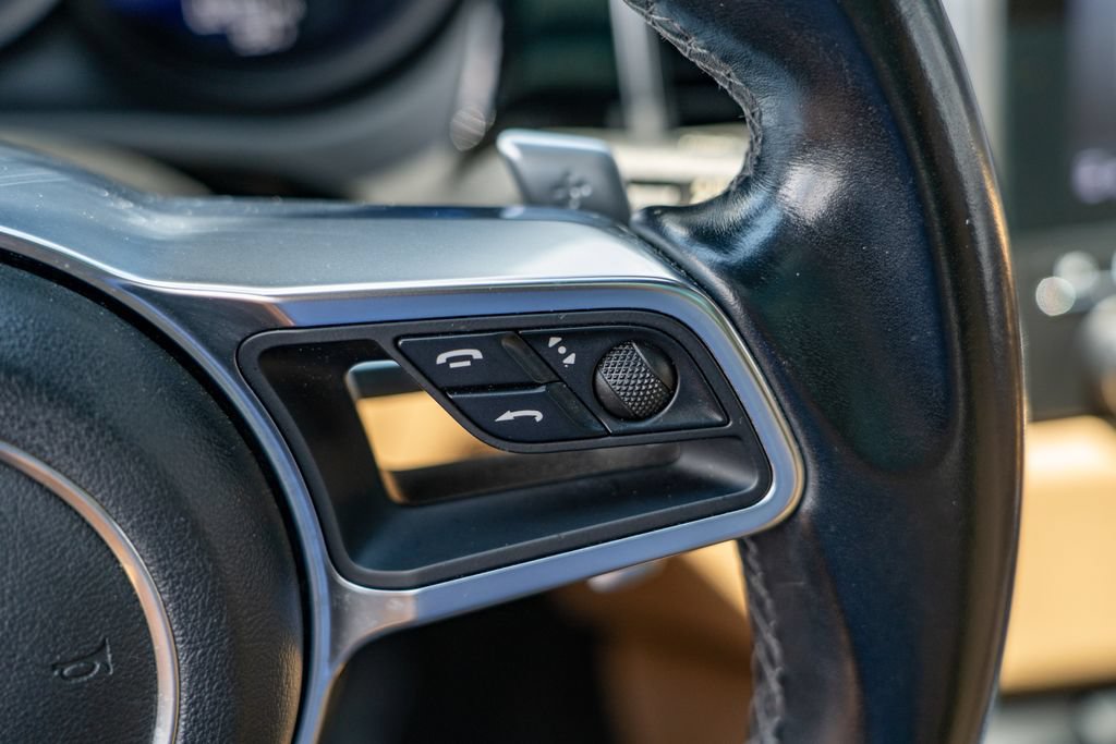 Used 2018 Porsche Macan AWD/4WD image 29