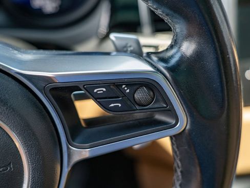 Used 2018 Porsche Macan AWD/4WD image 29