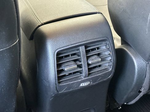 Used 2020 Ford Escape Titanium w/ Titanium Premium Package 2.0 AWD/4WD image 14