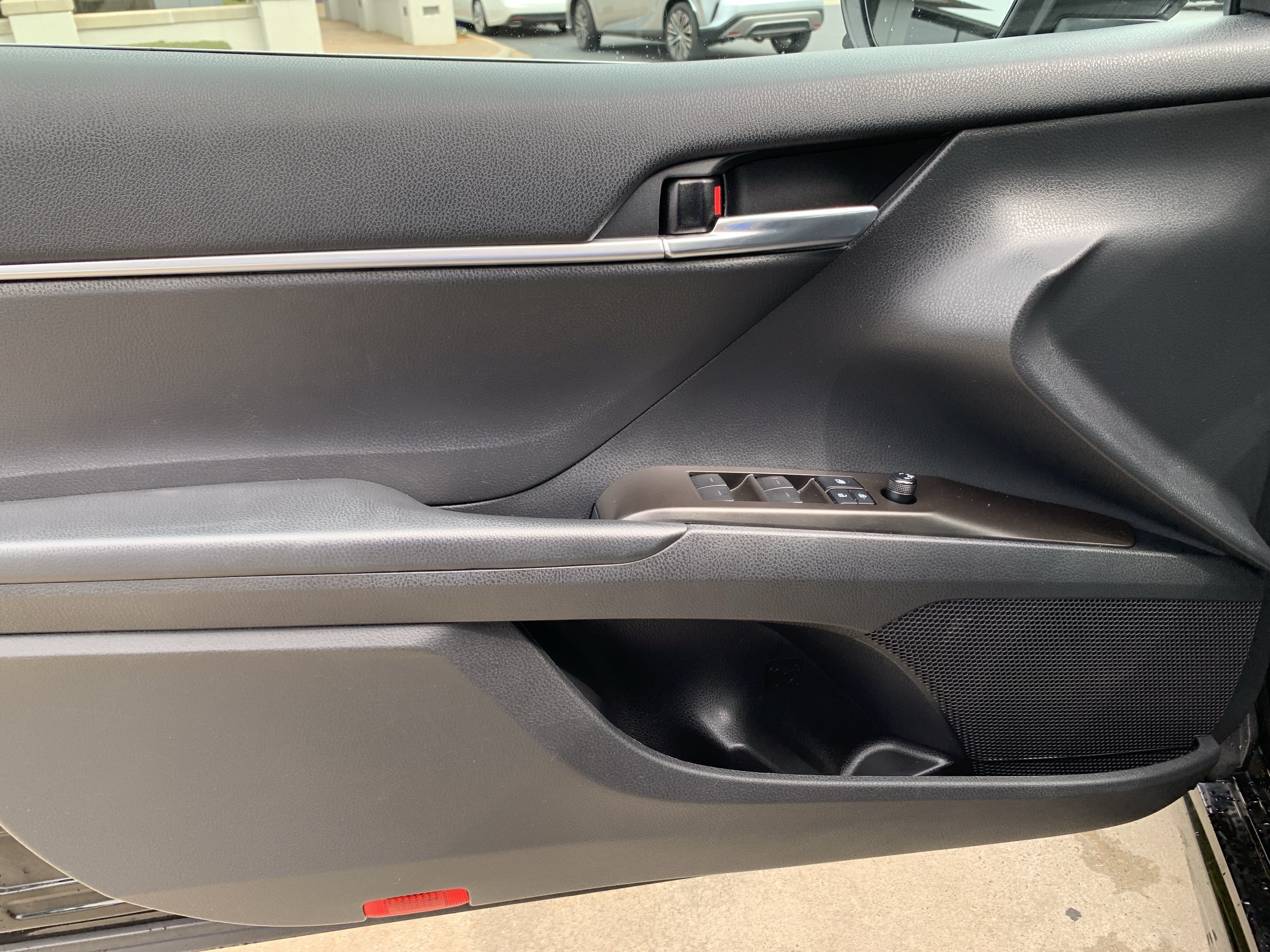 Used 2021 Toyota Camry SE FWD image 14
