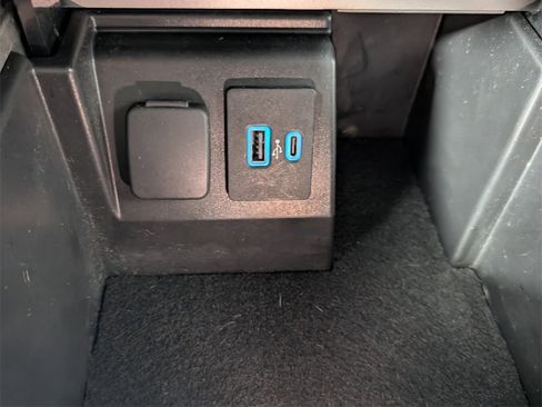 Used 2022 Ford Explorer Timberline image 22