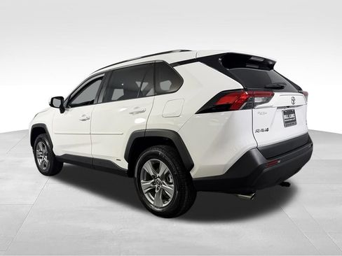 Used 2025 Toyota RAV4 XLE AWD/4WD image 8