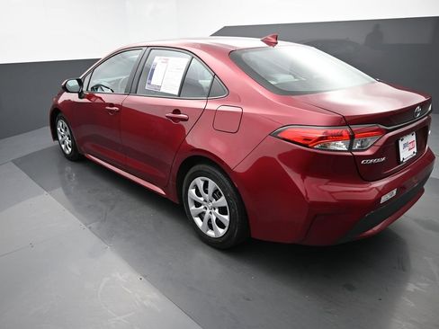 Used 2022 Toyota Corolla LE image 10