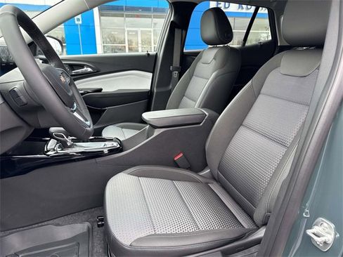 New 2025 Chevrolet Trax LT w/ Driver Confidence Package image 15