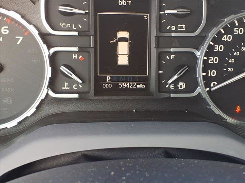 Used 2018 Toyota Tundra SR5 w/ SR5 Upgrade Package image 28