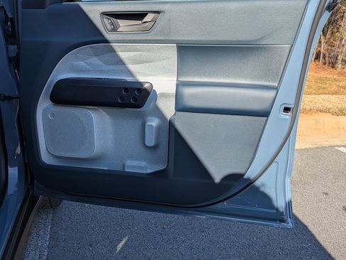 New 2025 Ford Maverick XLT w/ XLT Luxury Package image 33