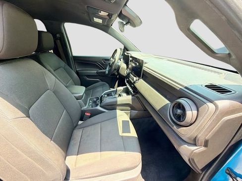 Used 2023 Chevrolet Colorado W/T w/ Technology Package RWD image 13