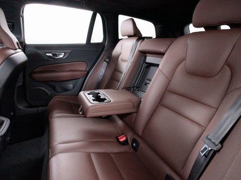 Certified 2025 Volvo V60 B5 Cross Country Plus image 22