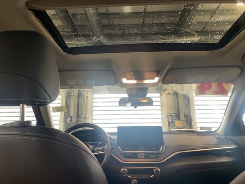 Used 2024 Nissan Altima 2.5 SL image 6